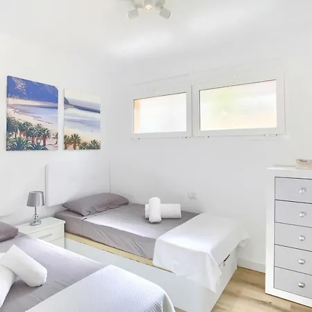 The Penthouse, Fabulous Sunset, Heated Pool, Fiber Apartment *