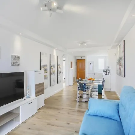 The Penthouse, Fabulous Sunset, Heated Pool, Fiber Apartment