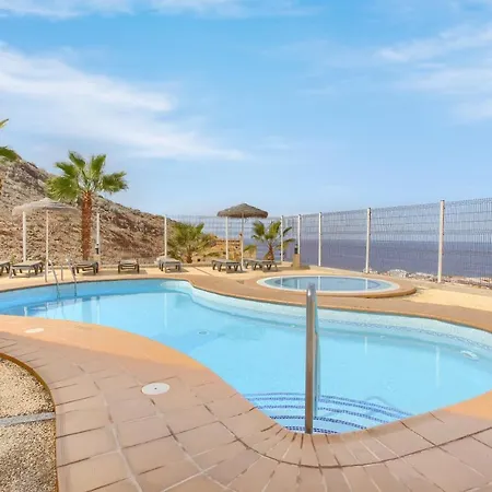 Luxury Penthouse, Sunset, Heated Pool, Fast Wifi