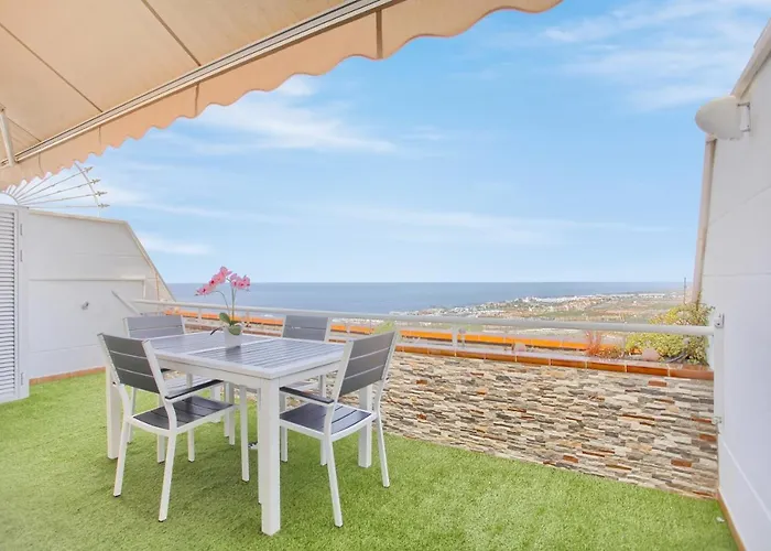 Апартаменты The Penthouse, Fabulous Sunset, Heated Pool, Fiber