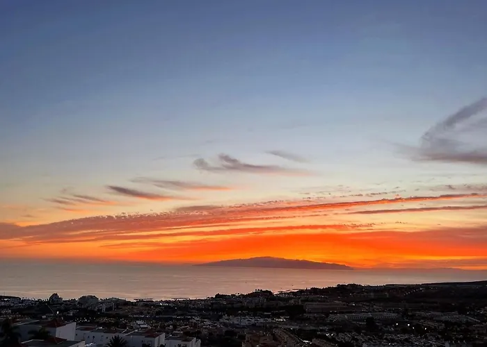 The Penthouse, Fabulous Sunset, Heated Pool, Fiber Апартаменты *